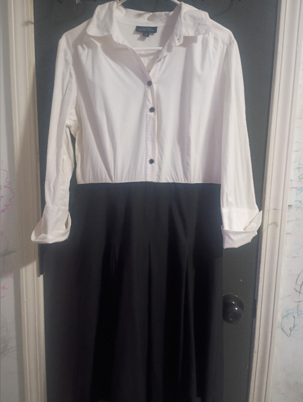 TAHARI Classic Two-Tone White and Black Shirtdress SIZE #10